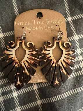Lightweight Fan Drop Earrings - Brown